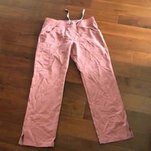 Figs Kade Cargo Mauve scrub pants